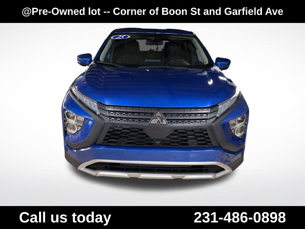 Used 2025 Blue Mitsubishi SE image 10