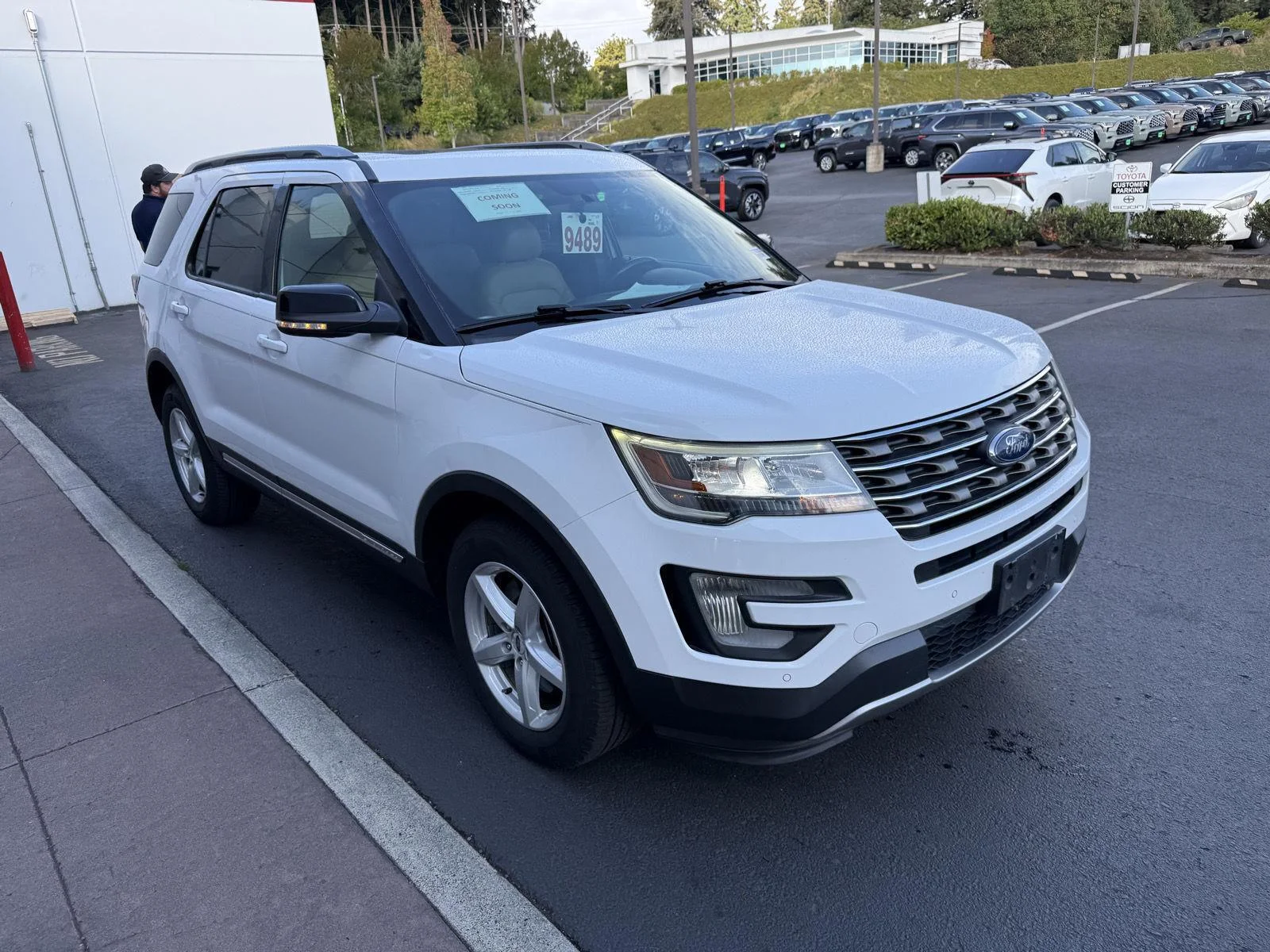 Used 2017 Oxford White Ford XLT image 7