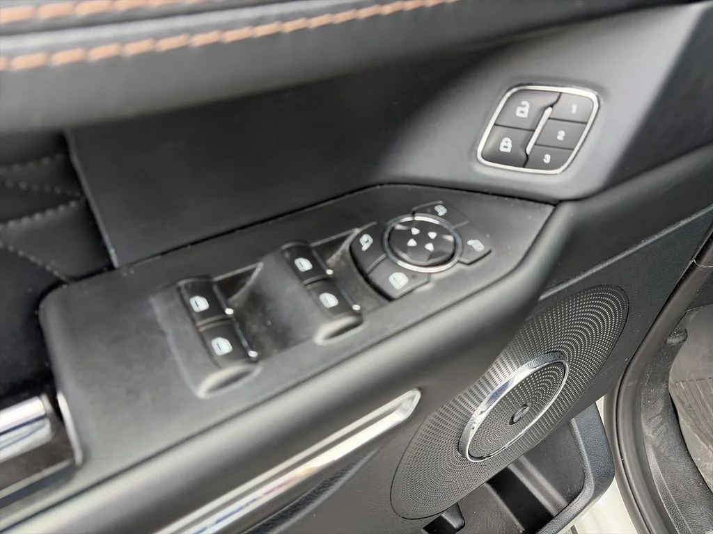 Used 2021 White Ford Platinum image 19
