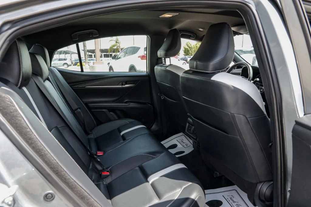 Used 2025  Toyota SE image 22
