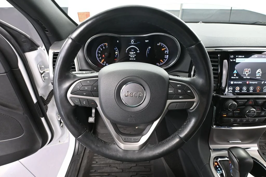 Used 2021 White Jeep Laredo X image 29