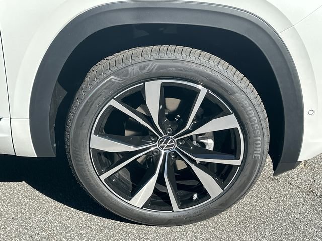 New 2026 White Volkswagen 2.0T SEL Premium R-Line image 12