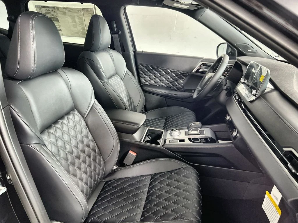 New 2026 Black Nissan Platinum image 27