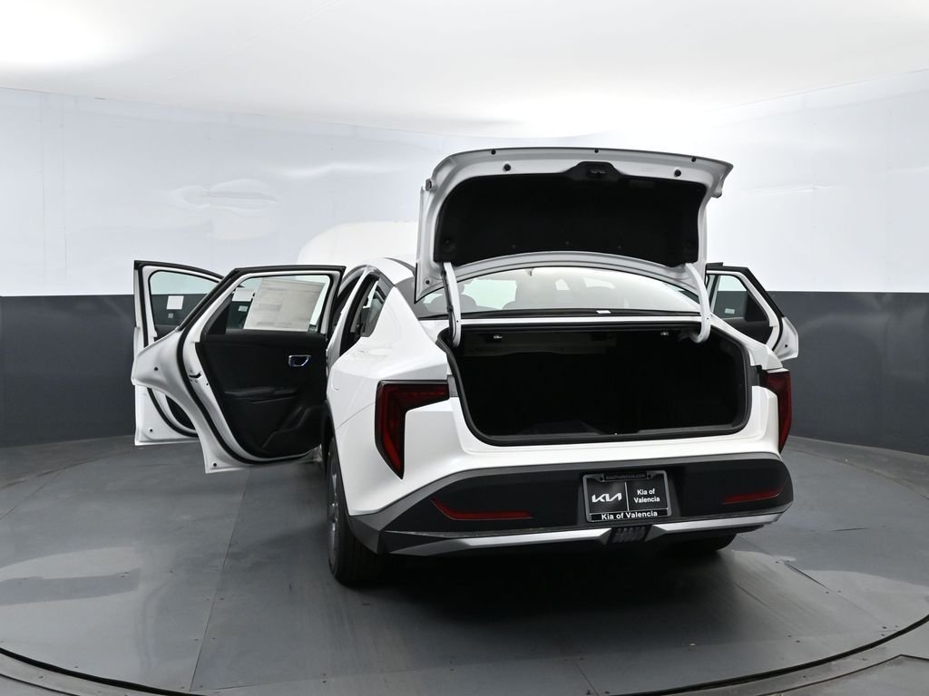 New 2026 Snow White Pearl Kia LXS image 25