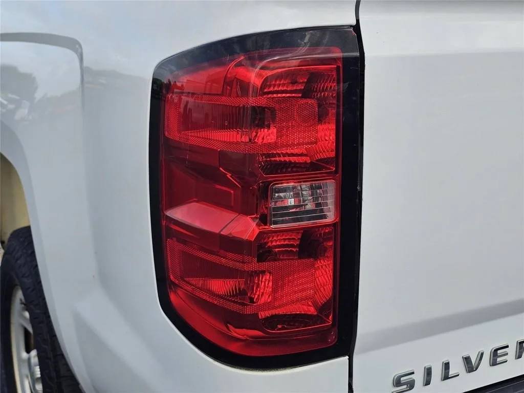 Used 2014 SUMMIT WHITE Chevrolet Work Truck image 9