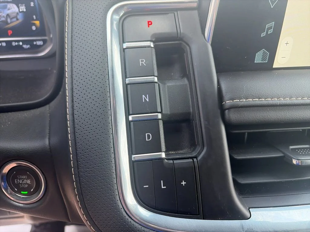 Used 2024 Black Chevrolet Premier image 27