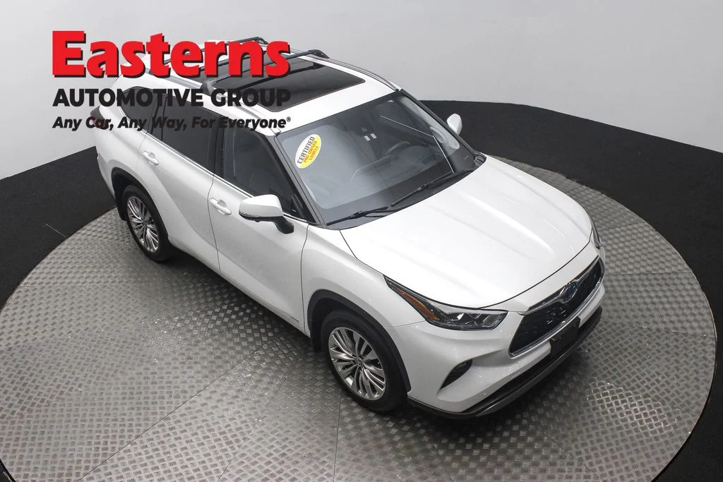 Used 2024 Beige Toyota Platinum image 3