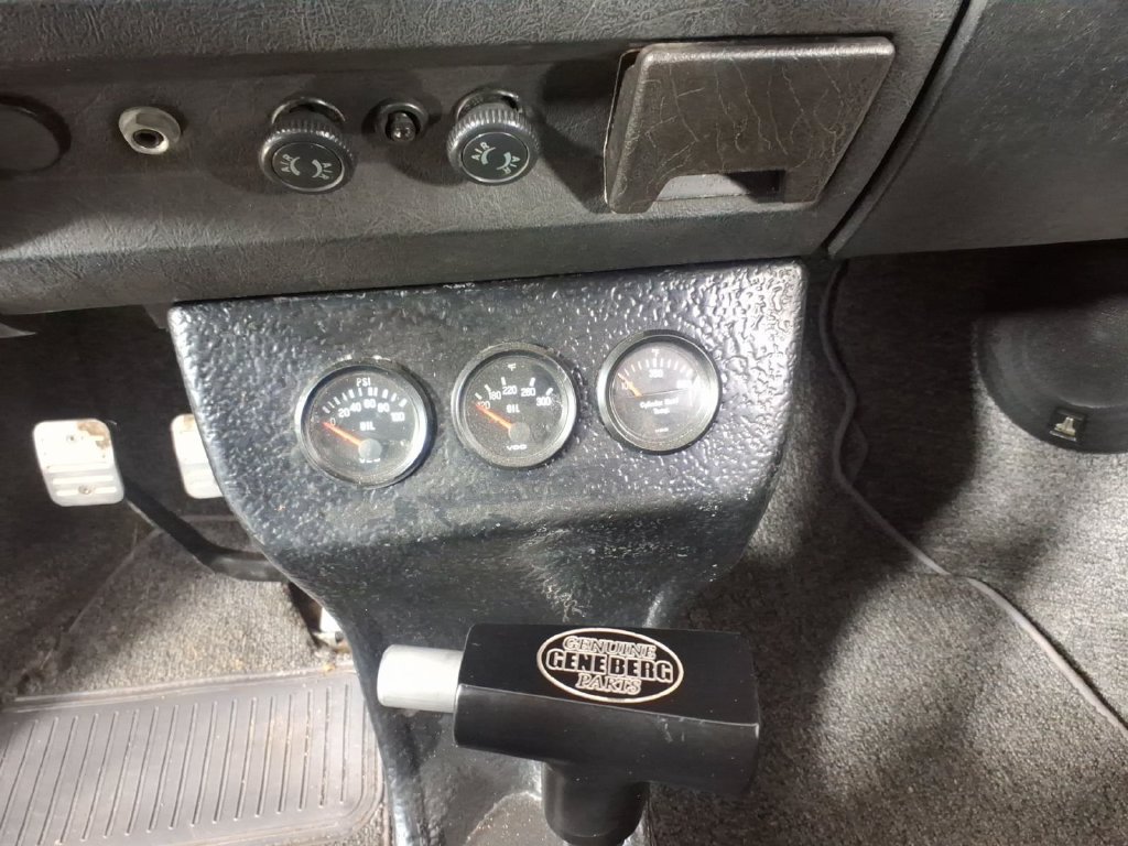 Used 1973  Volkswagen  image 18