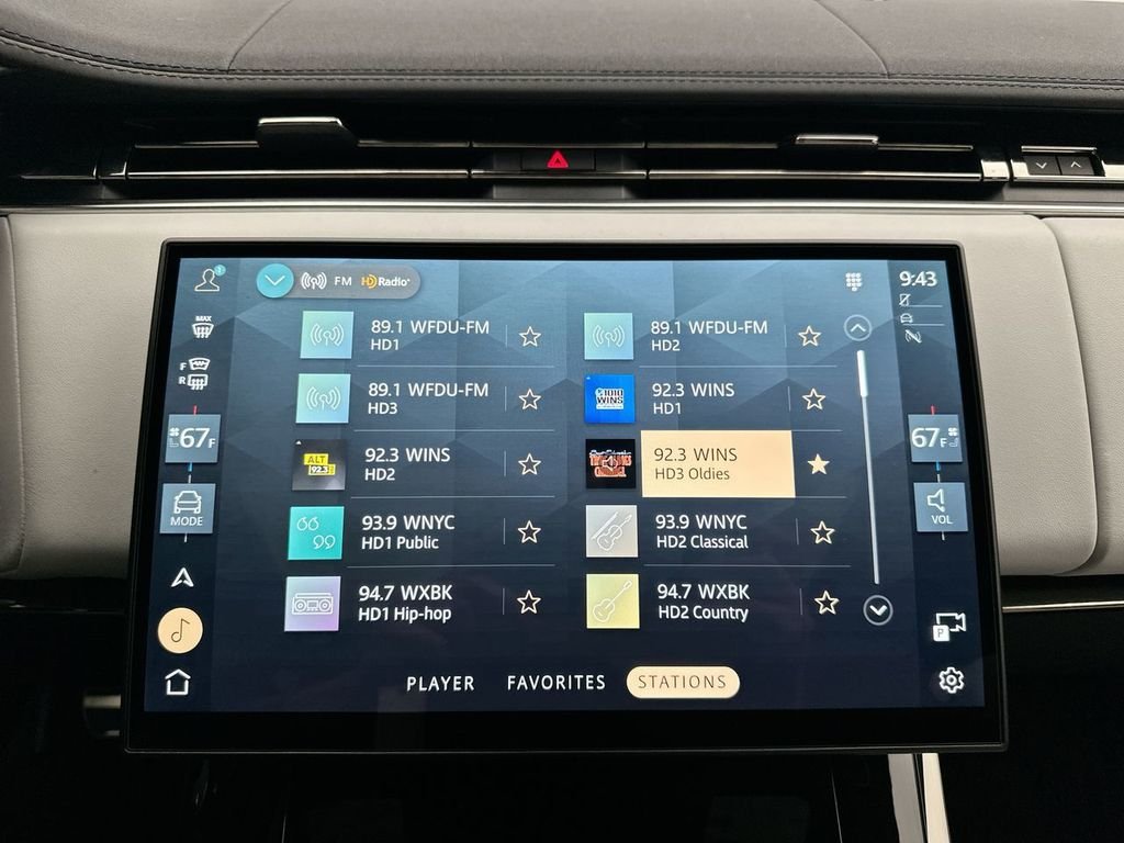 Used 2024 Eiger Gray Metallic Land Rover Dynamic SE image 27