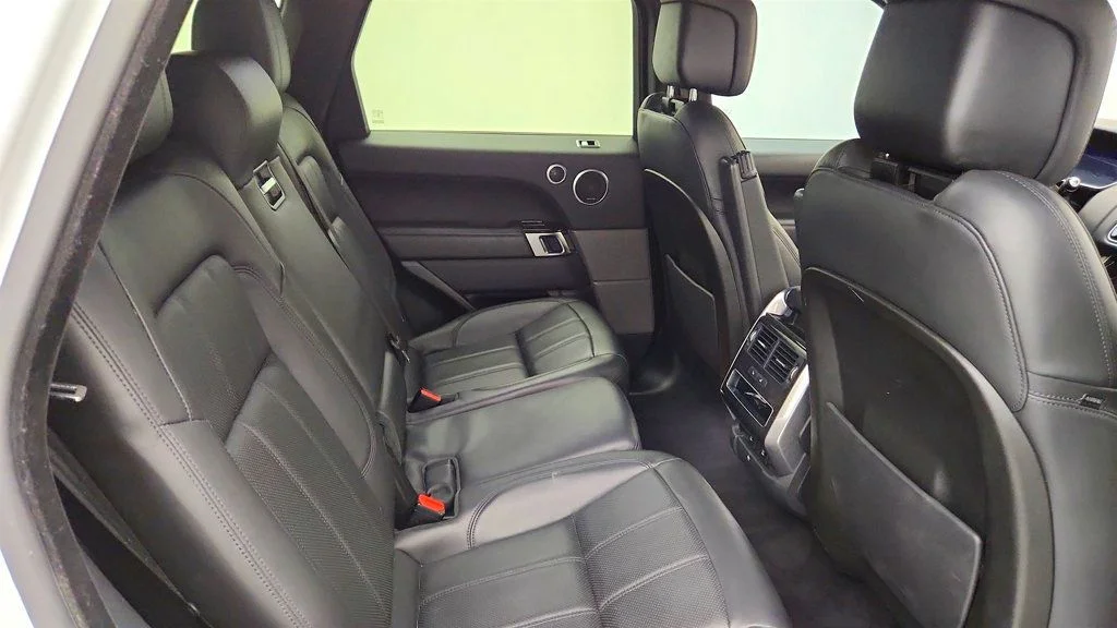 Used 2019 Fuji White Land Rover V8 Supercharged Dynamic w/ Drive Pro Pack & Meridian Audio image 26