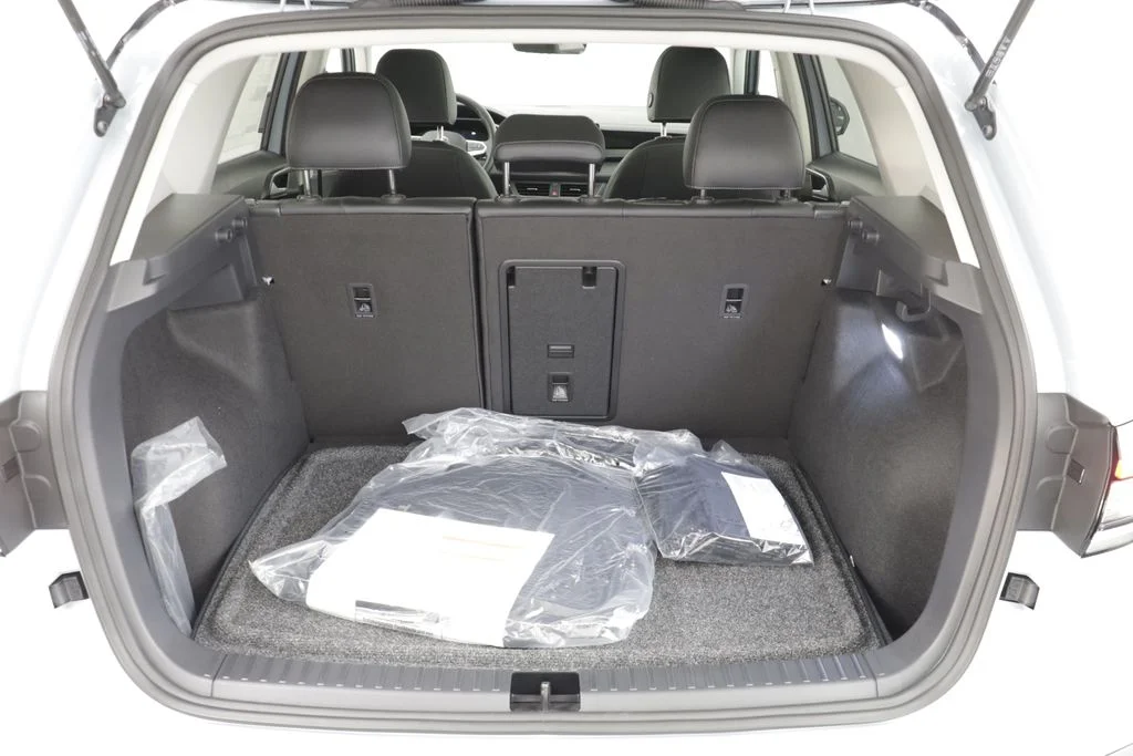 New 2026 Grey Volkswagen 1.5T SE Black image 18