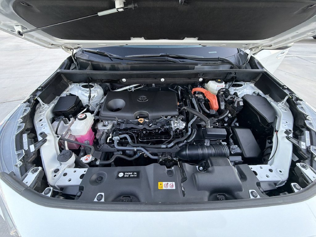 2024 Toyota RAV4 SE - Photo 34