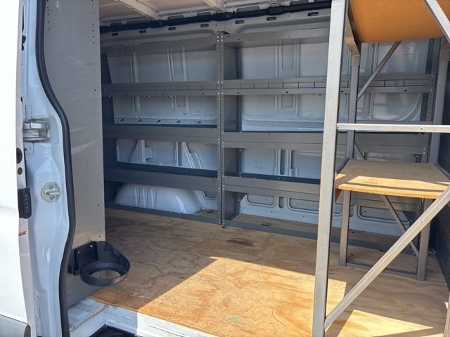 Used 2019 White Freightliner Standard Roof I4 image 31