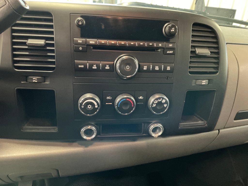 Used 2008 STEEL GRAY METALLIC GMC Work Truck image 19