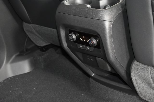 2027 Chevrolet Traverse LT - Photo 20