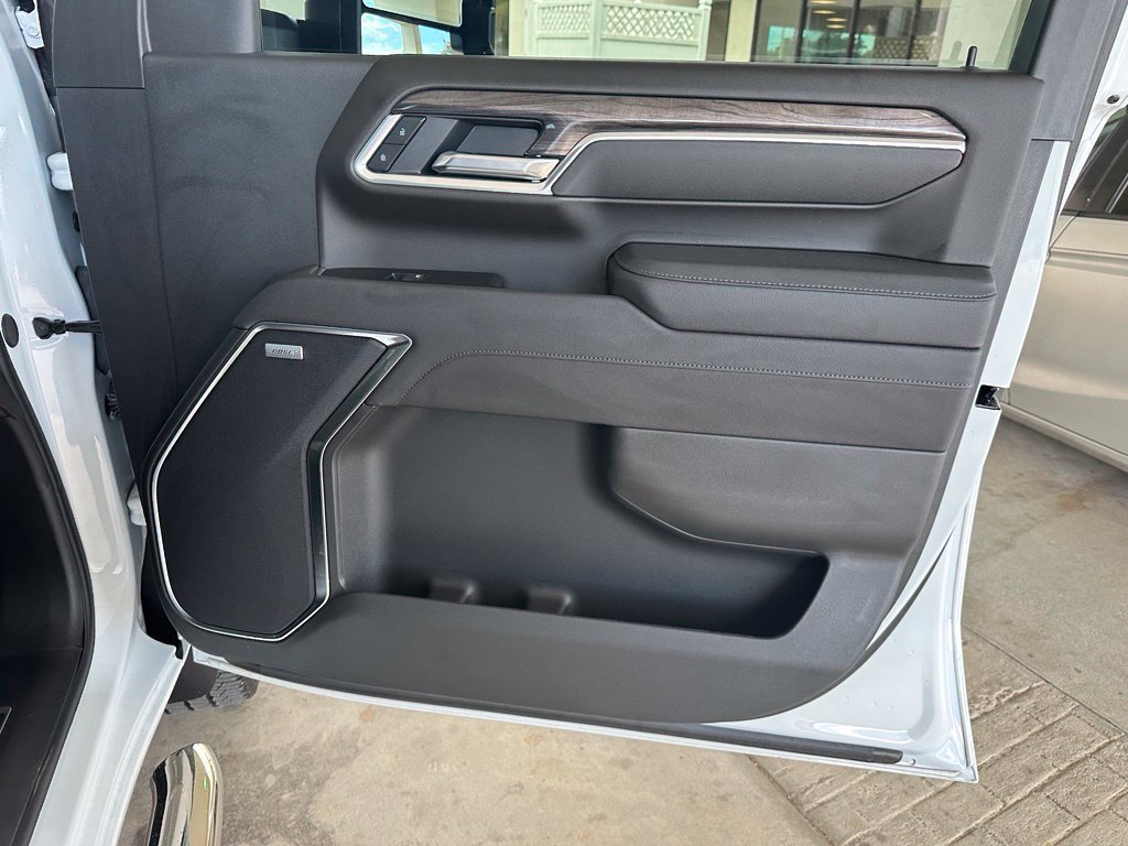 Used 2025 Summit White Chevrolet LTZ image 37