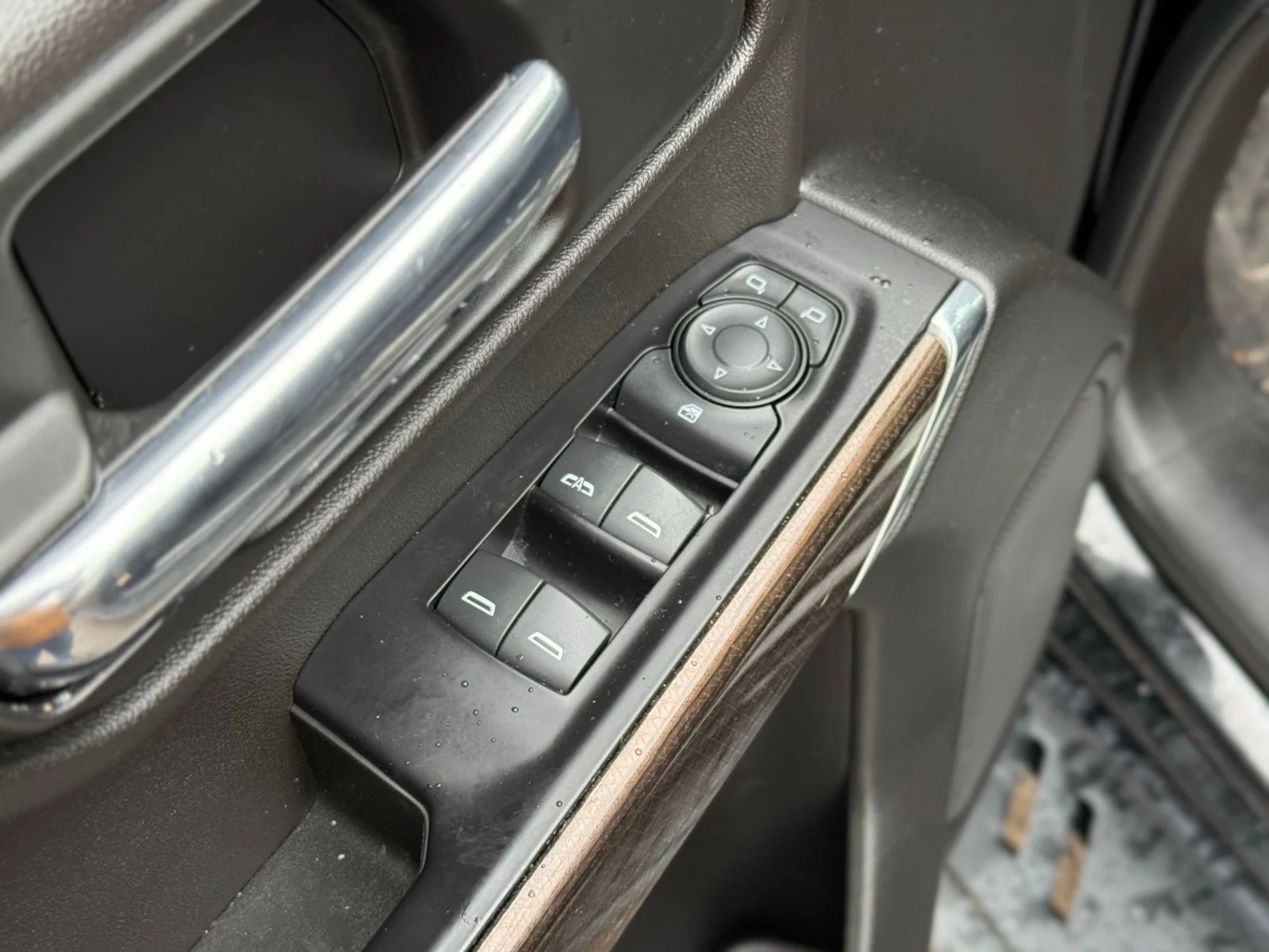 Used 2019 Black Chevrolet RST image 11