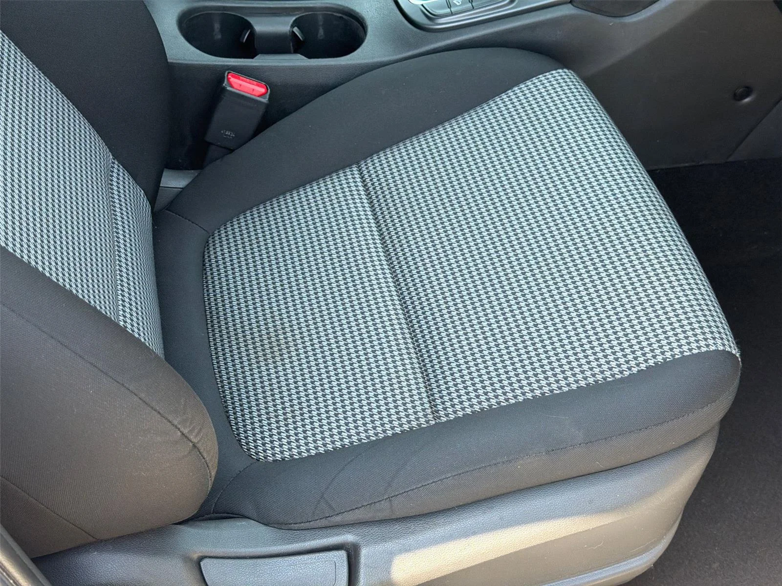 Used 2018 Chalk White Hyundai SEL image 29