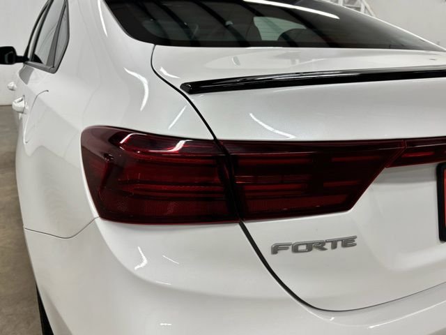 Used 2023 White Kia GT image 5