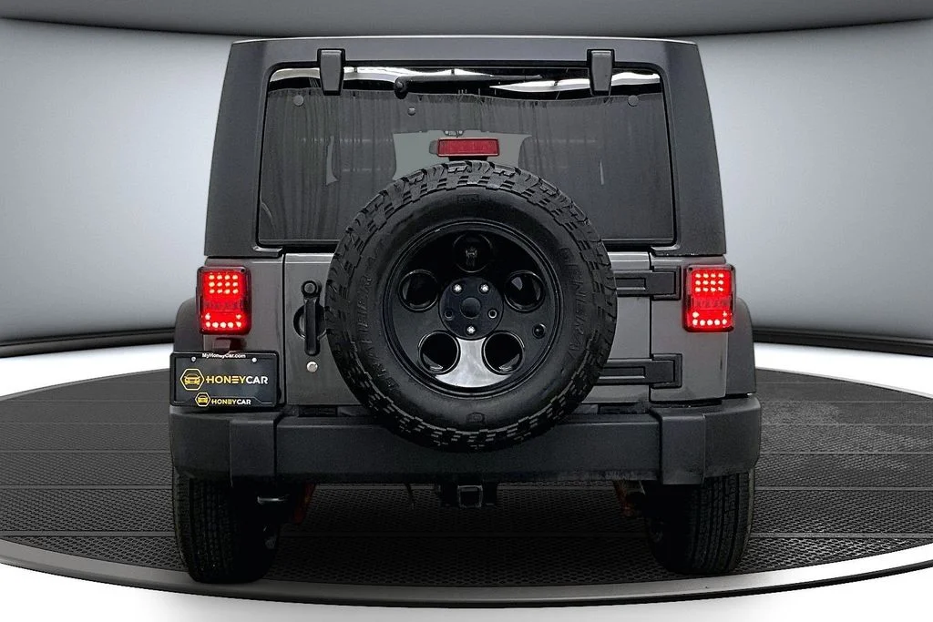 Used 2018 Gray Jeep Unlimited Rubicon image 5