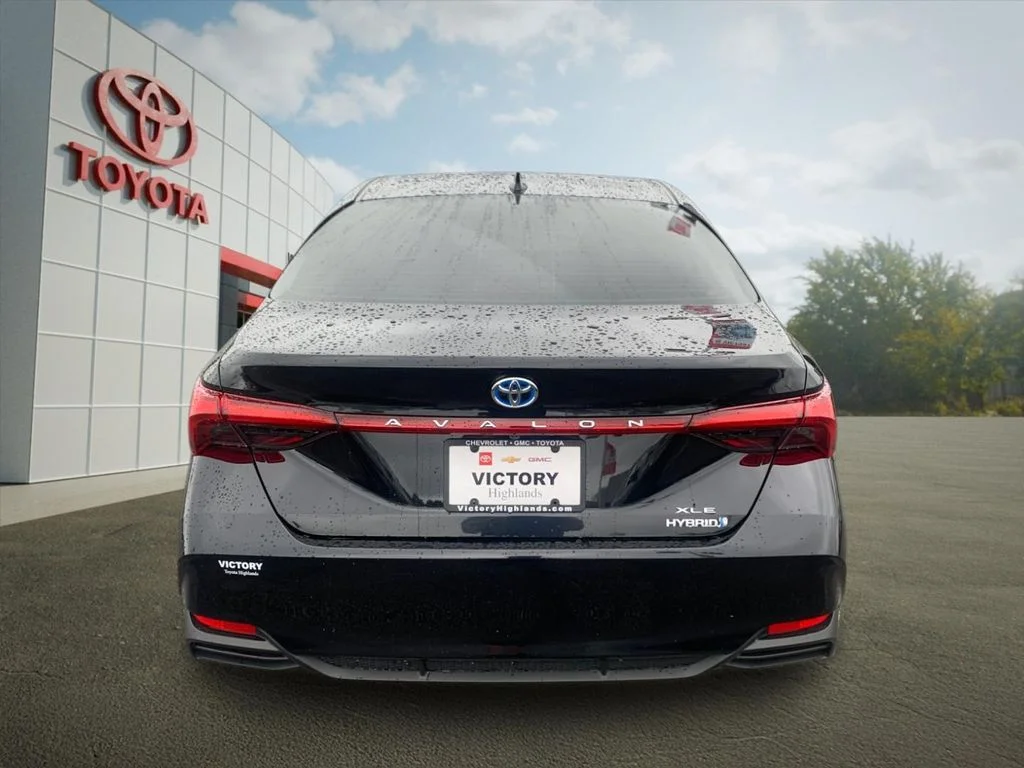 Used 2022 Black Toyota XLE Plus image 4