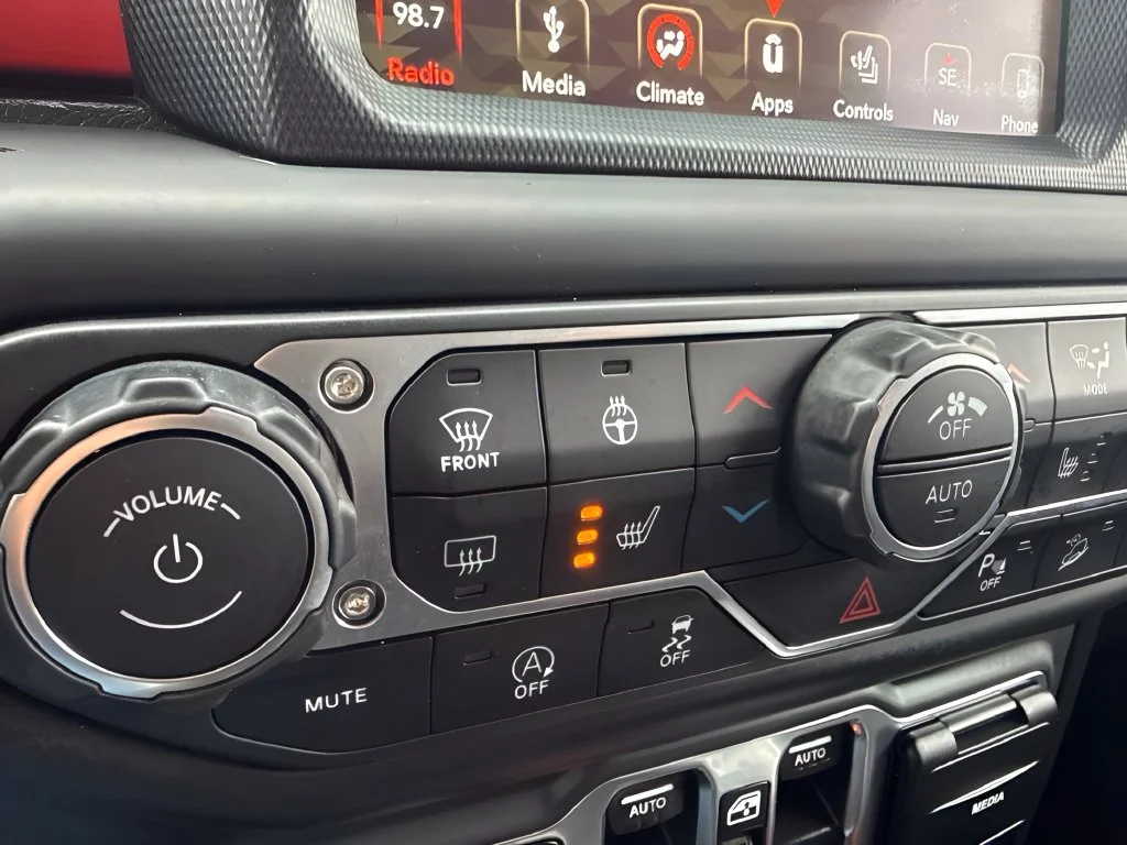 Used 2019 Red Jeep Unlimited Rubicon image 16