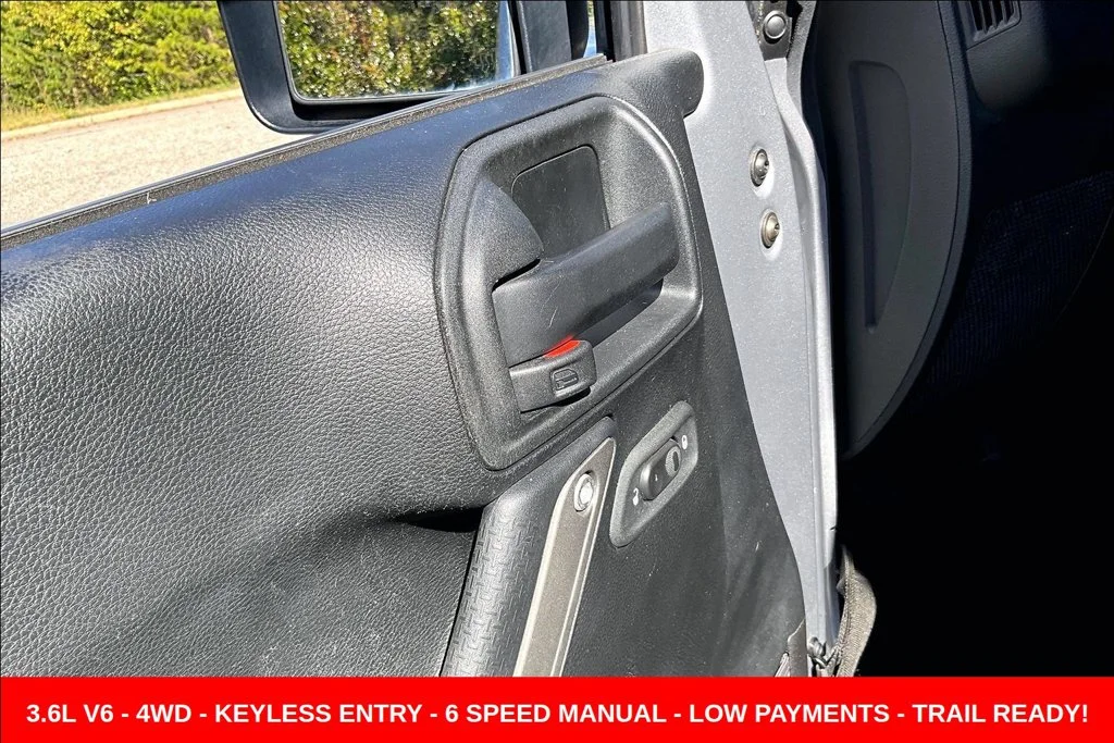 Used 2017 Silver Jeep Unlimited Sport image 24