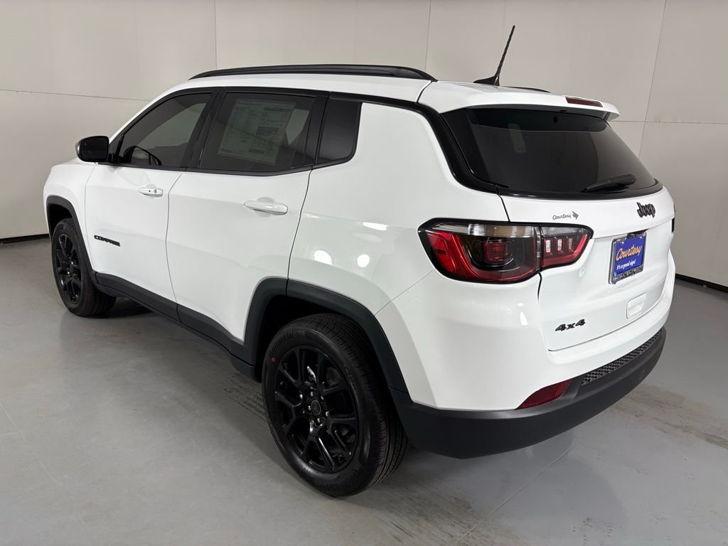 New 2026 Bright White Clear-Coat Exterior Paint Jeep Latitude image 7
