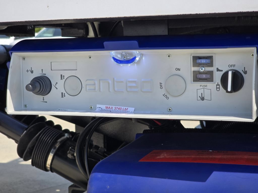 New 2024 Oxford White Ford XL image 32