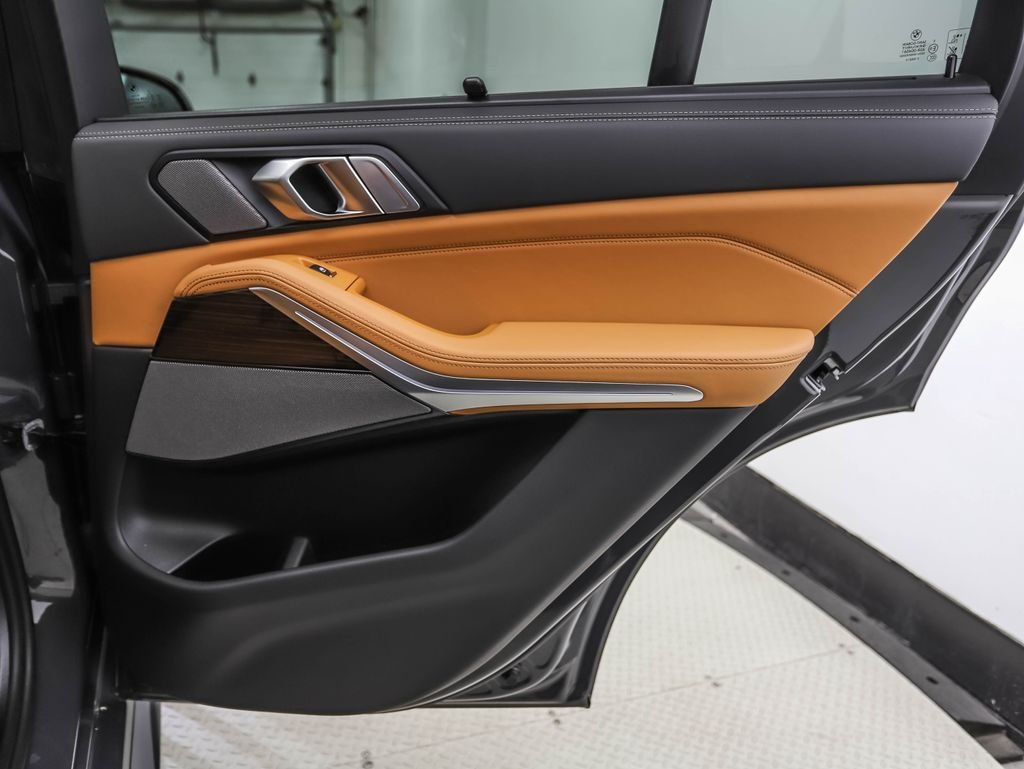New 2026 Gray Metallic BMW xDrive40i image 25