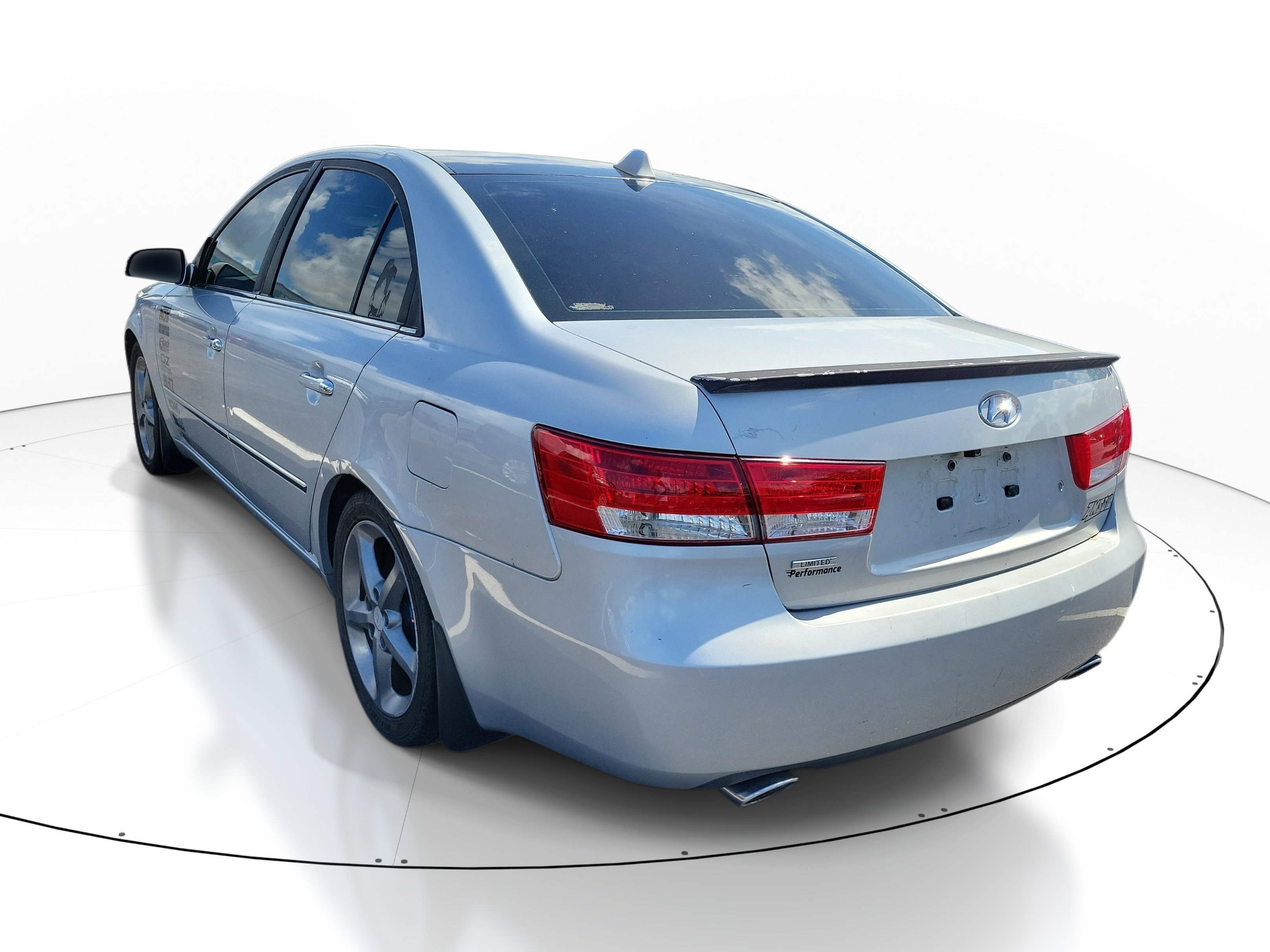 Used 2007  Hyundai SE image 3