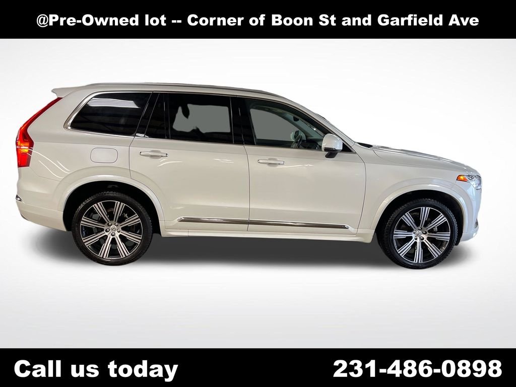 Used 2021 White Volvo T6 Inscription image 6