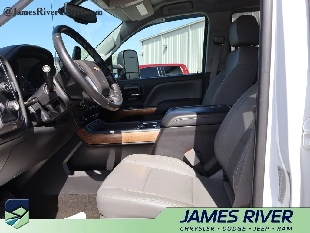 Used 2015 White Chevrolet LTZ image 22