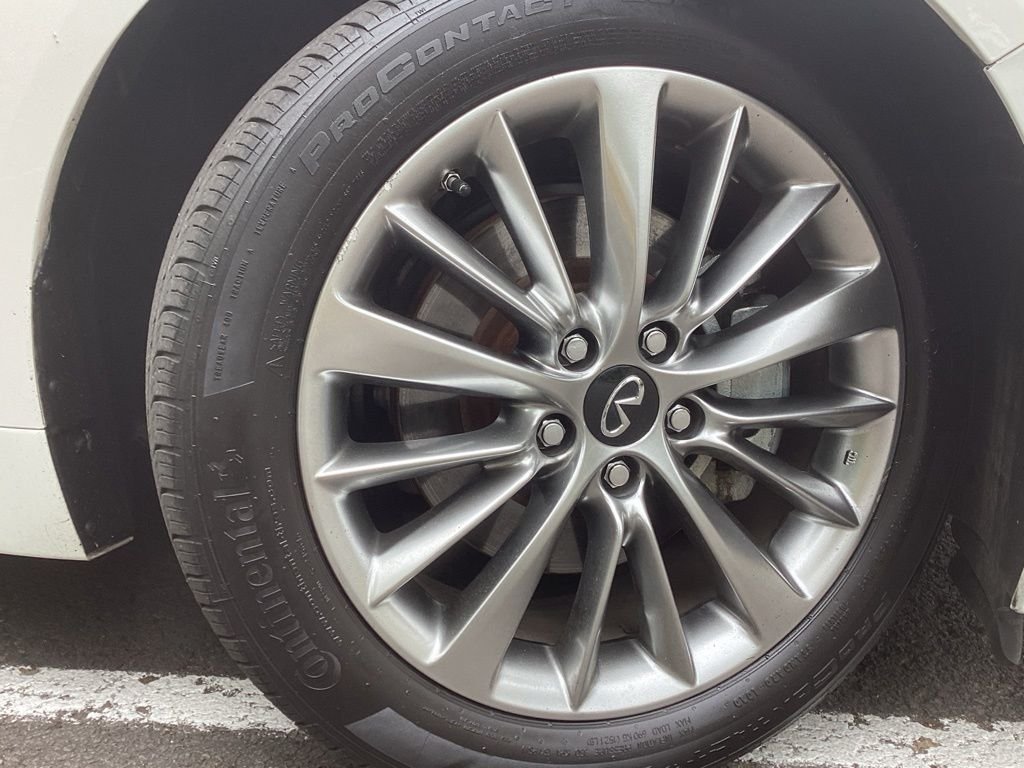 Used 2021 White INFINITI 3.0t LUXE image 6