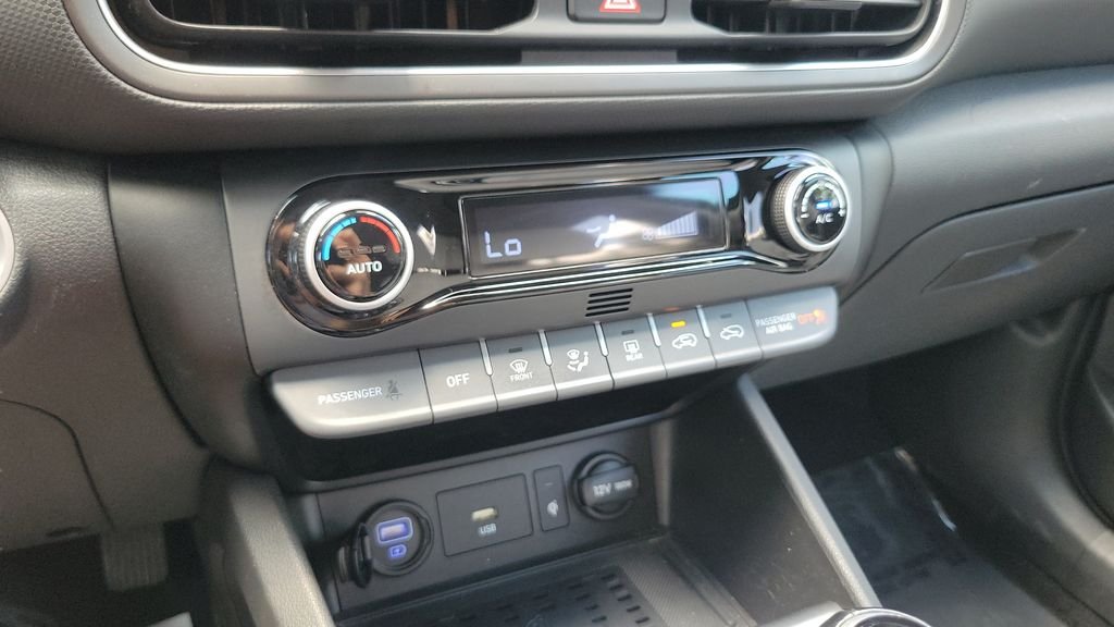 2023 Hyundai Kona SEL - Photo 18