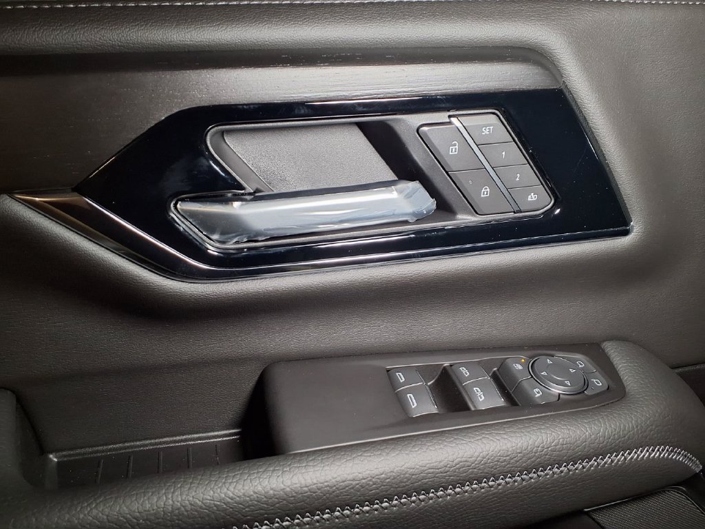 2026 GMC Yukon Denali - Photo 16