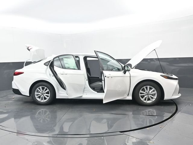 New 2026 Ice Cap Toyota LE image 30
