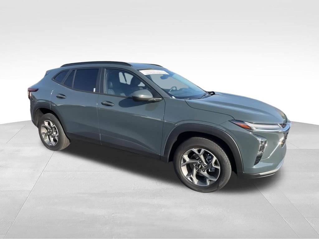 Used 2025 Gray Chevrolet LT image 9