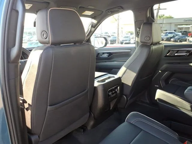 Used 2025 Lakeshore Blue Metallic Chevrolet Premier image 11