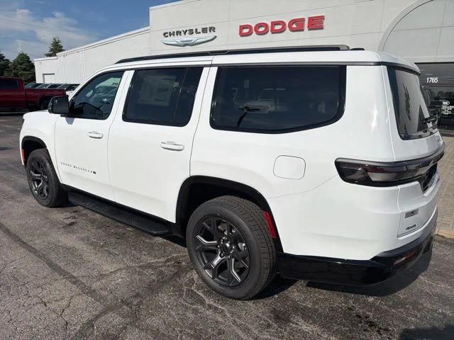 New 2026 Bright White Clear-Coat Exterior Paint Jeep Limited Altitude image 4