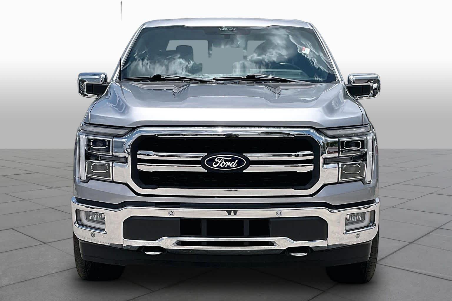 Used 2024 Iconic Silver Ford LARIAT image 4