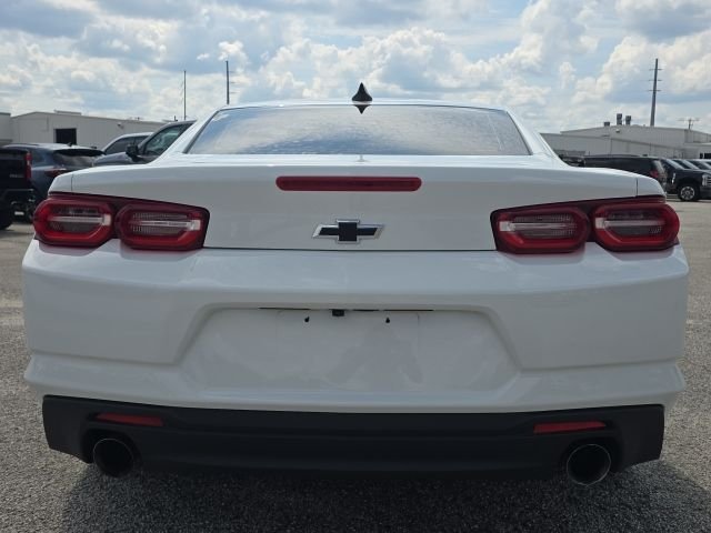 2023 Chevrolet Camaro 1LT photo 4