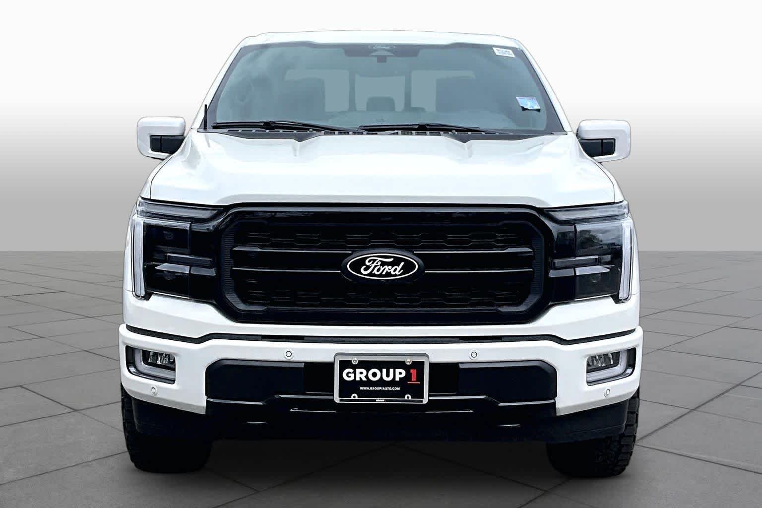 Used 2025 Star White Metallic Tri-Coat Ford LARIAT image 4