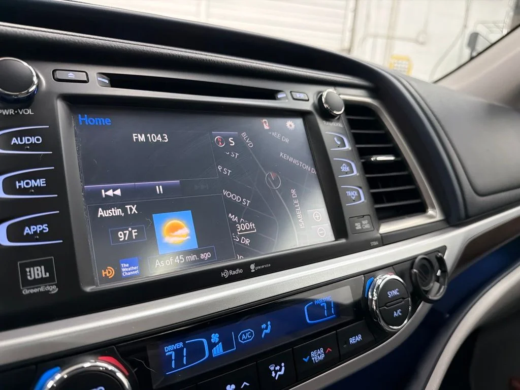 Used 2015 Gray Toyota Limited image 18
