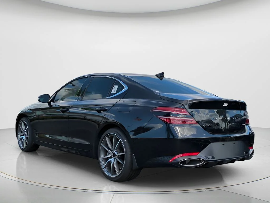 2026 GENESIS G70 Standard - Photo 8