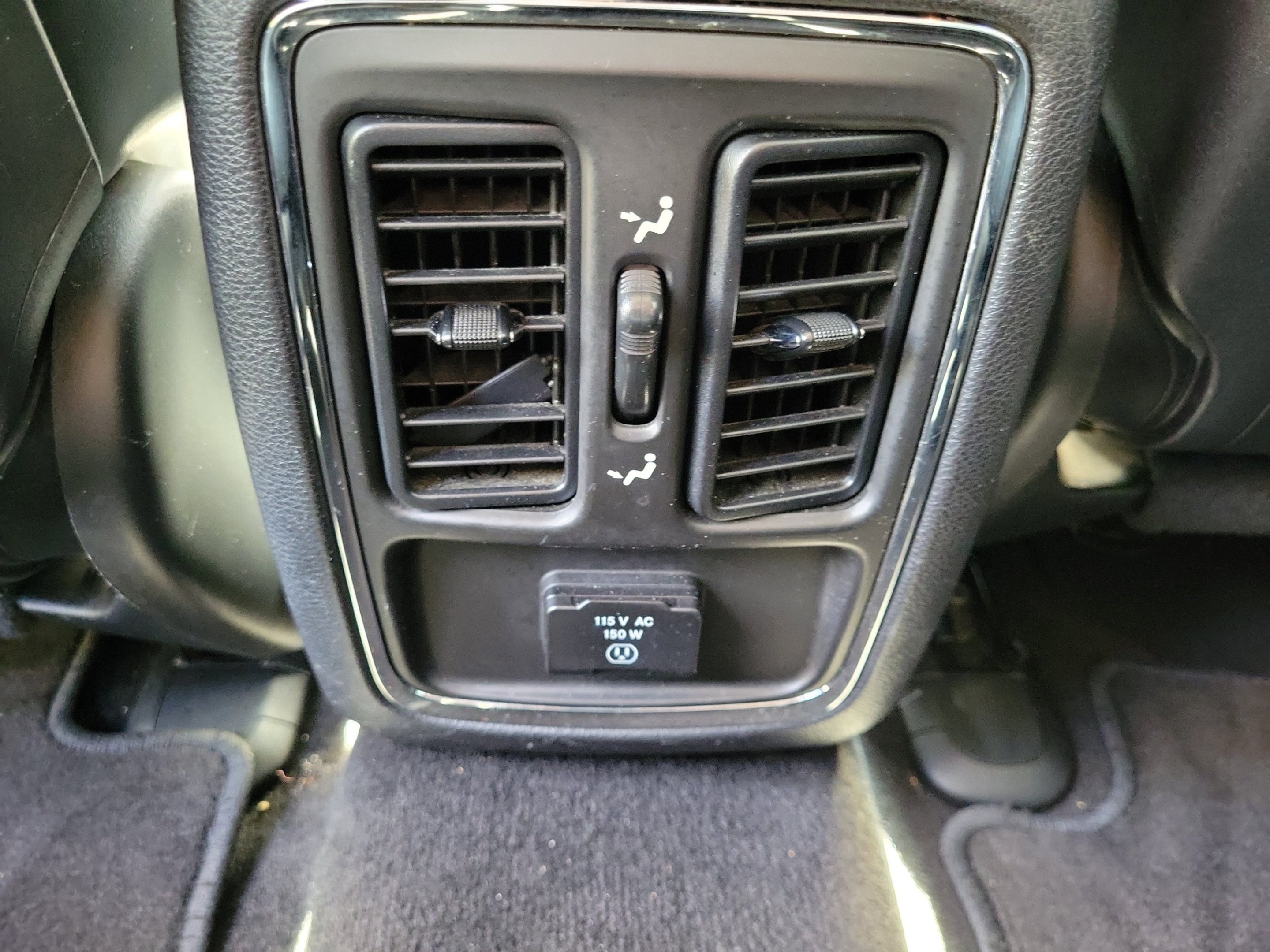 Used 2012 Mineral Gray Metallic Clearcoat Jeep Laredo image 13