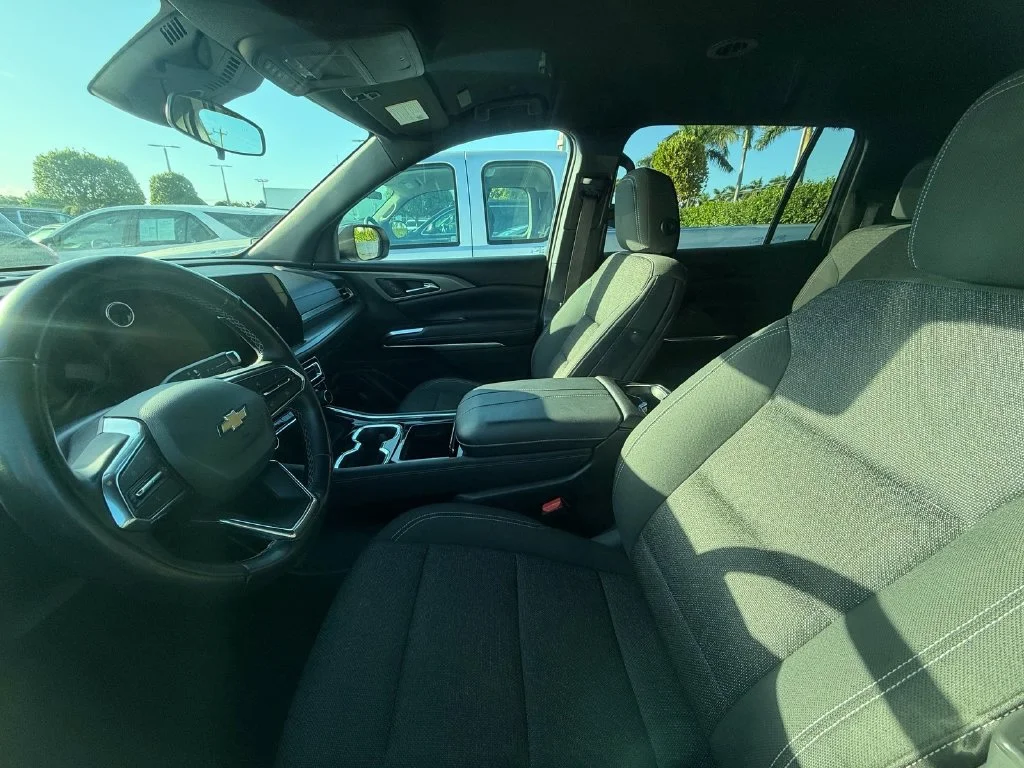 Used 2024 White Chevrolet LT image 5