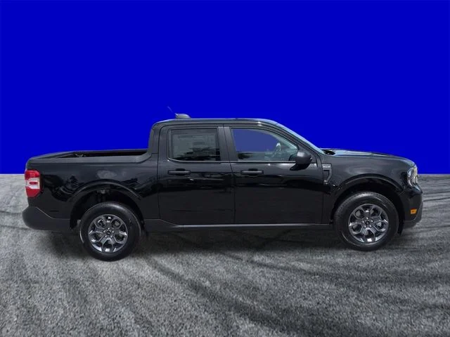 New 2026 Shadow Black Ford XLT image 3