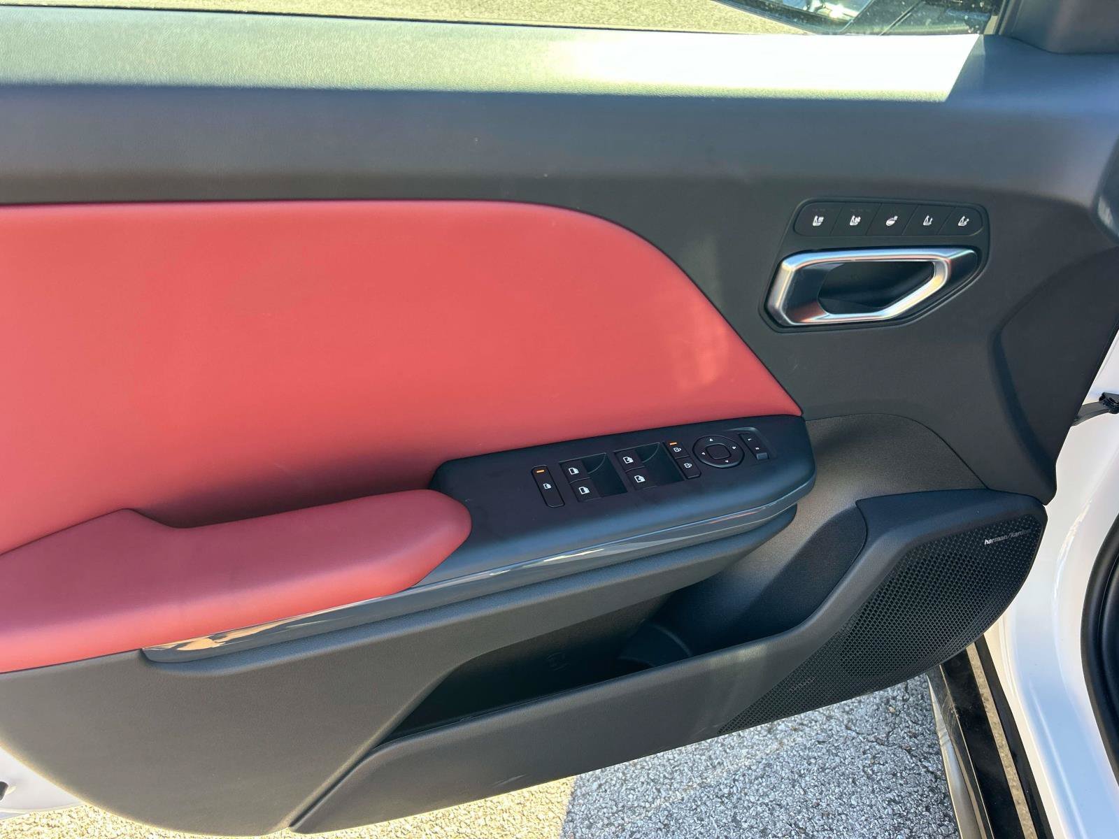 New 2027 Snow White Pearl Kia GT-Line image 18