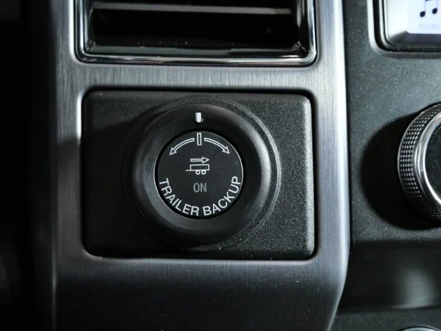 Used 2019 White Ford Platinum image 22